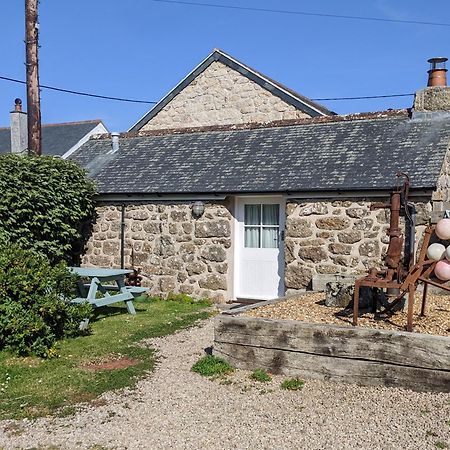 Little Barn Near Treen Cliffs And Beach Saint Levan 外观 照片